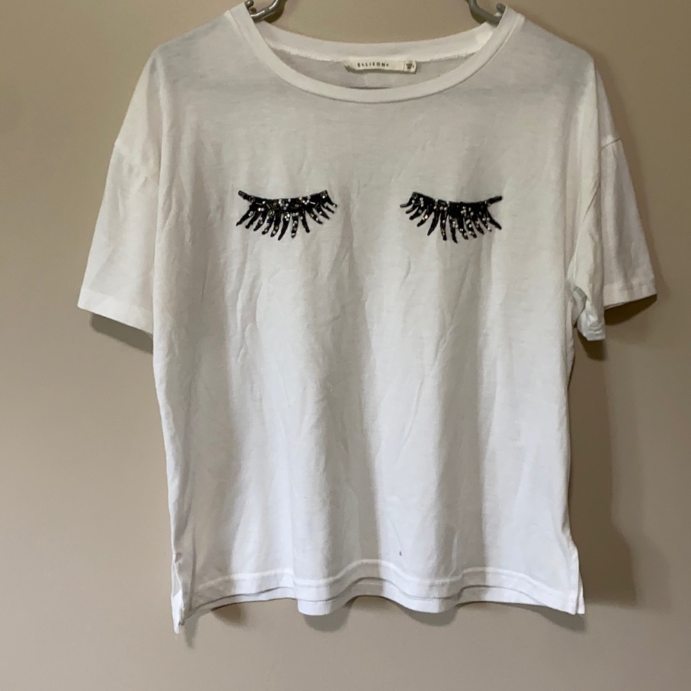 Cute eyelashes tee!